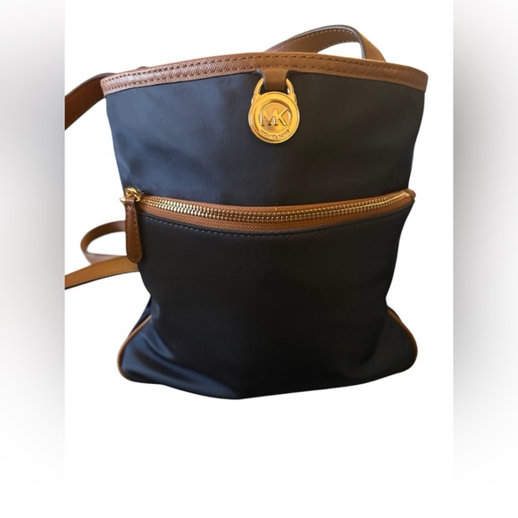 MICHAEL Michael Kors Handbags - Michael Kors Womens Kempton Navy Charm Adjustable Strap Zipper Crossbody Bag